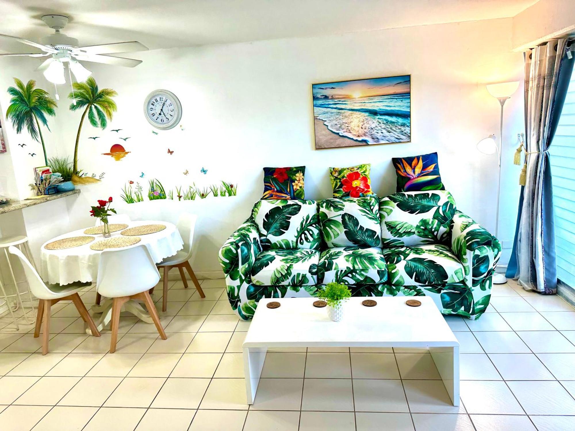 Waikiki 2 Bedrooms, 1 Bath, Free Parking, Sleep 6 Гонолулу Экстерьер фото
